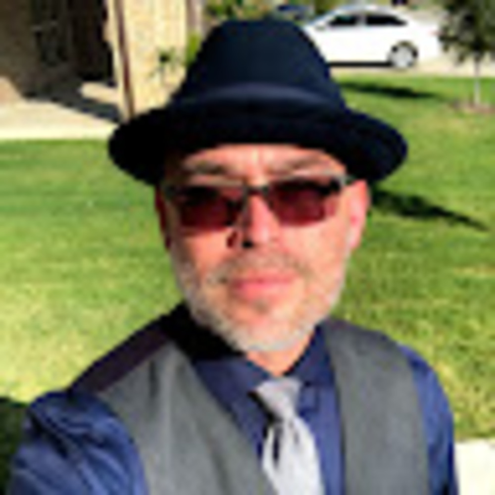 Meet your Posher, Luis